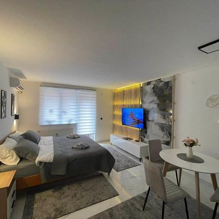 Apartman Afrodita Lux 1 Ni Eksteriør billede