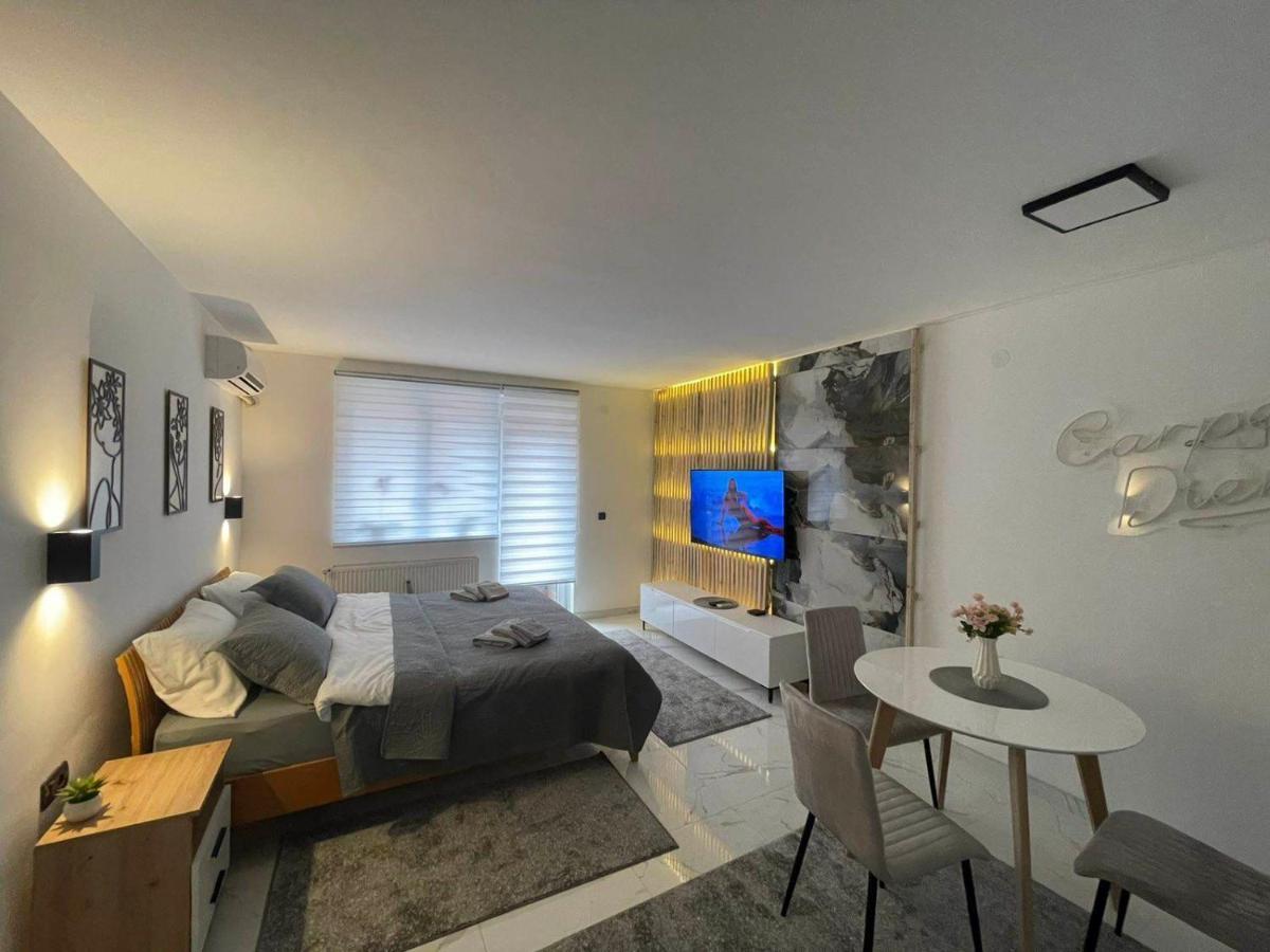 Apartman Afrodita Lux 1 Ni Eksteriør billede